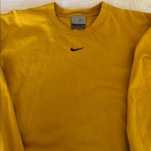 Yellow old school Nike tee